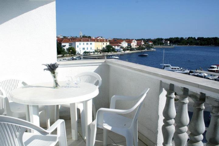 Apartments Leo Petrcane Εξωτερικό φωτογραφία