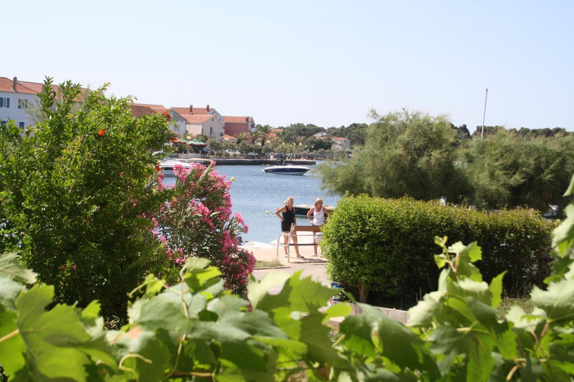 Apartments Leo Petrcane Εξωτερικό φωτογραφία